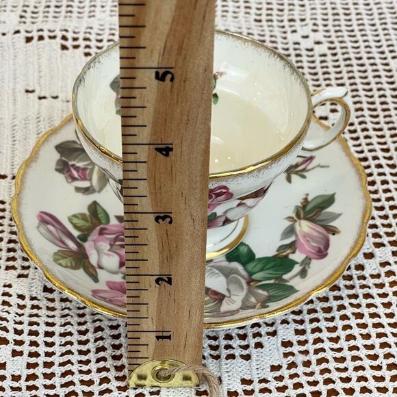 Vintage ROSINA Pink and White Magnolia Bone China footed Teacup & Saucer - Picture 10 of 12